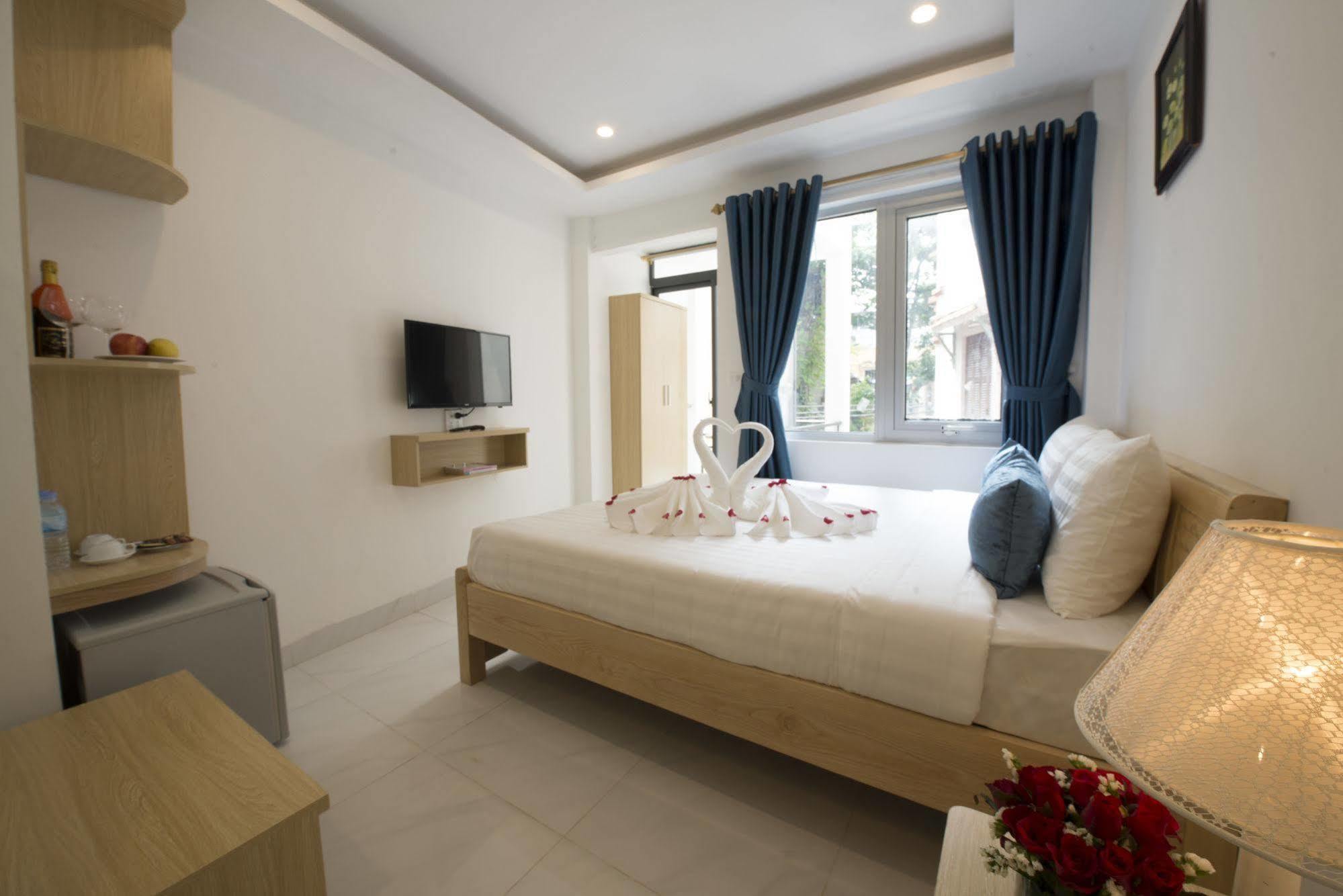 Ha Noi Holiday Center Hotel Hanoi Exterior photo